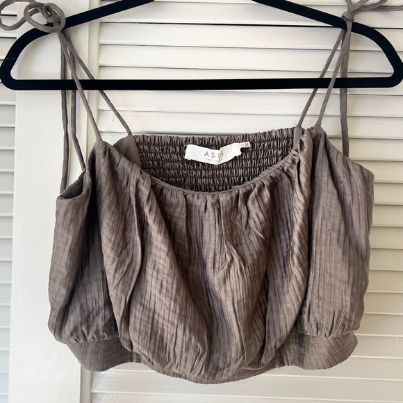 ASTR Terra Bella Square Neck Tie Strap Crop Top in mushroom | Gray | Large - Picture 2 of 11